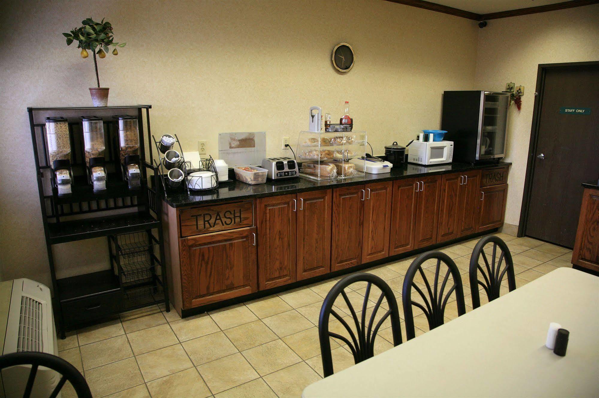 New Victorian Inn - Sioux City Restoran foto